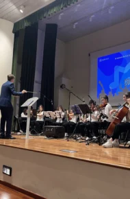 L'orchestra MaskeMusic in scena, diretti da A De Nicola